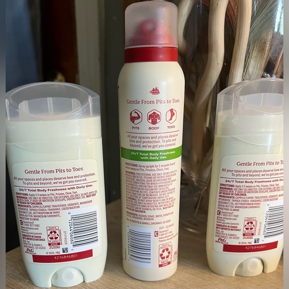 Old Spice Men’s Total Body Deodorant Bundle of 2 Solid & 2 Spray Style All Fiji - Picture 5 of 8